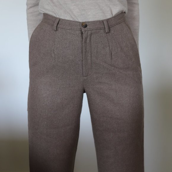 Light brown work slacks with pockets - Picture 4 of 5